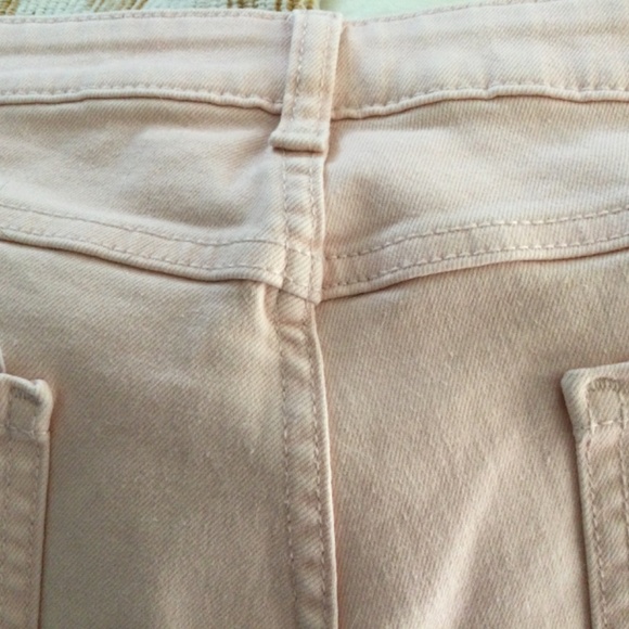 Like New Pink Skinny Jeans - Picture 3 of 12